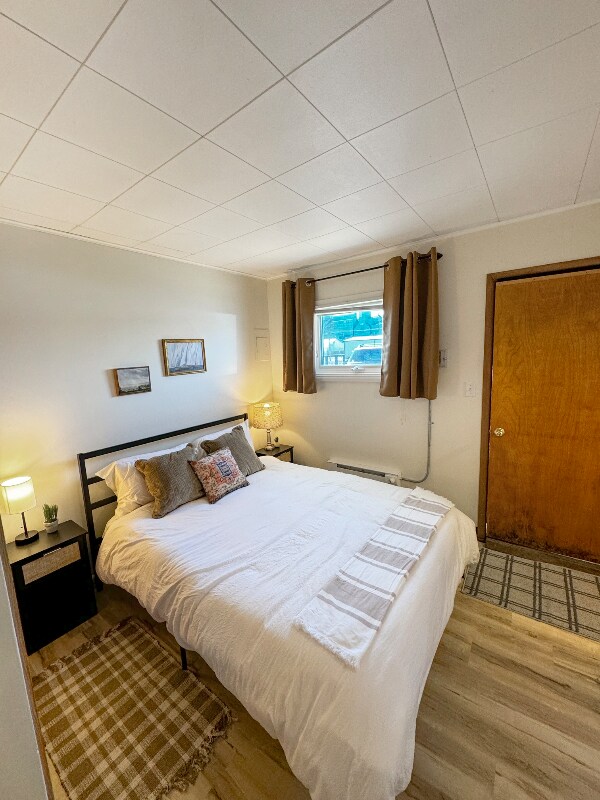 Building Photo - 208 2nd St S