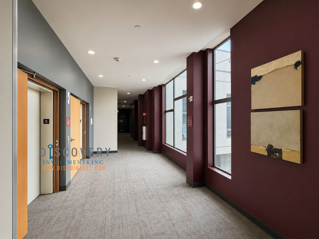 Building Photo - Uptown Place One Bedroom Condominium