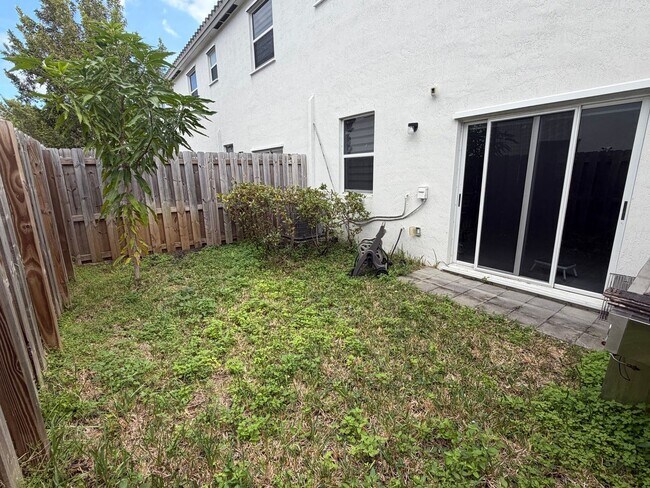 Building Photo - Stunning 3BR House in Homestead