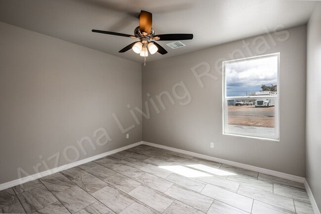 Building Photo - 2185 E Butler Ave