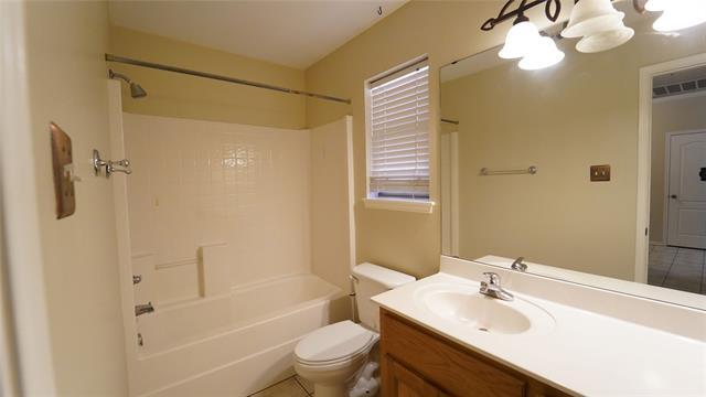 Building Photo - 1826 Rayna Dr
