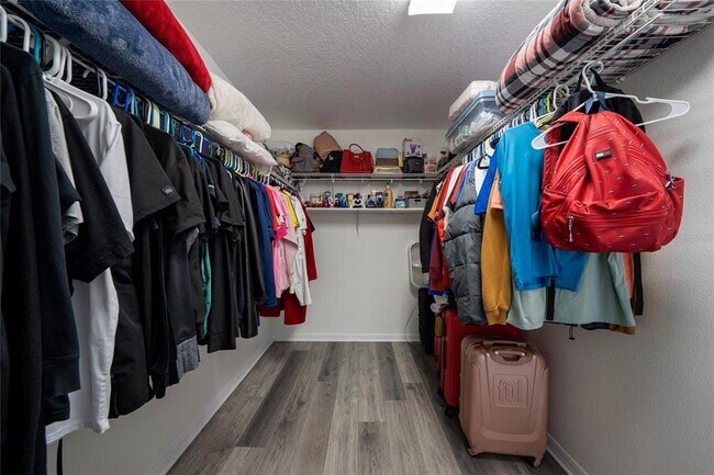 Building Photo - 3008 Seaview Castle Dr