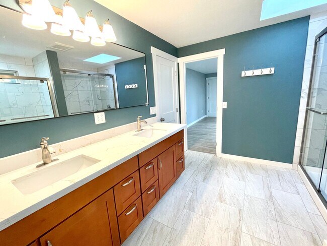 Building Photo - 15313 15th Ave NE