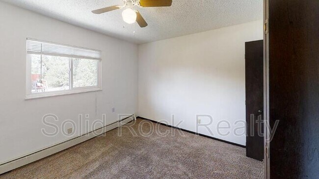 Building Photo - 345 Gahart Dr
