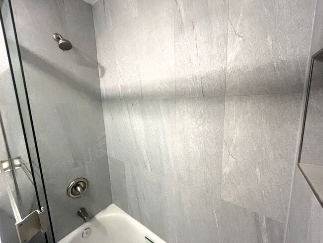 Building Photo - 519 Stratford Ct