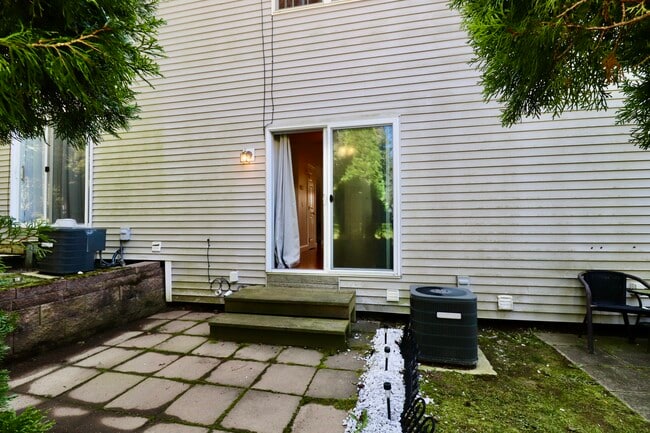 Building Photo - 45 Harbor View Ln