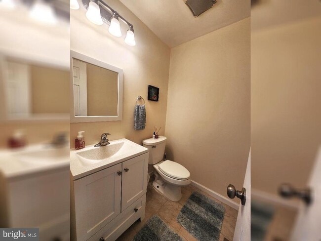 Building Photo - 12607 English Orchard Ct