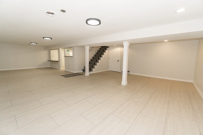 Building Photo - 1N555 Park Blvd