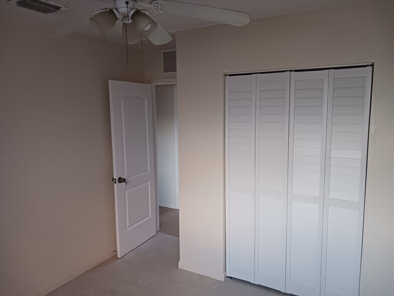 Building Photo - 2000 NW 27th St