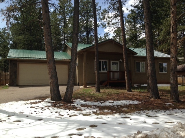 Primary Photo - Adorable 3 Bedroom Home in Woodland Park