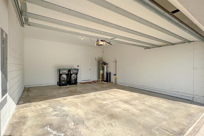 Building Photo - 15589 Willow Arbor Cir