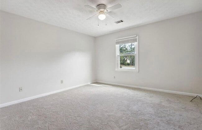 Building Photo - 3081 Brooks Dr