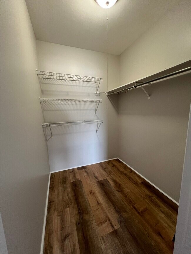 Building Photo - 5000 Carriage Way Dr