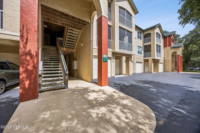 Building Photo - 170 Veracruz Dr