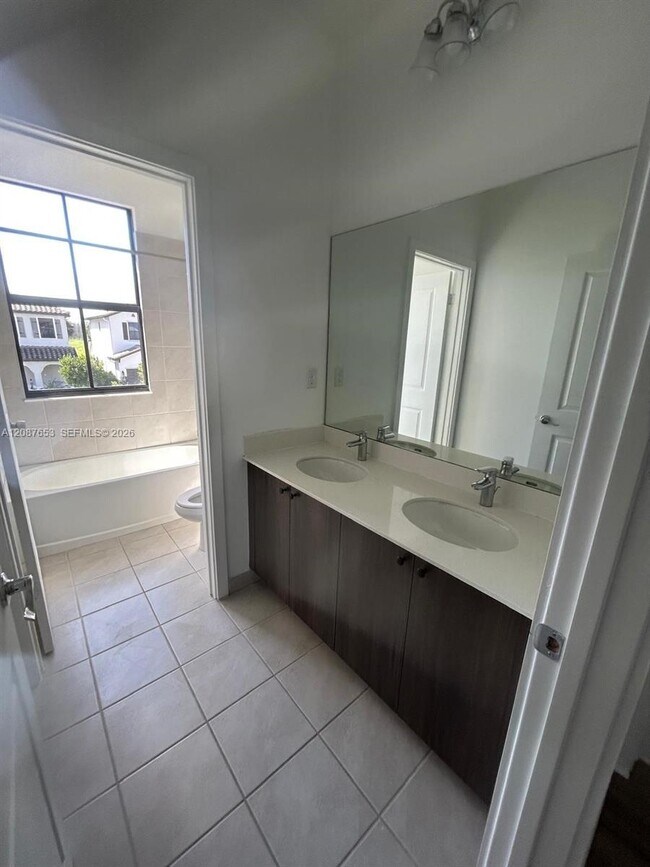 Building Photo - 5525 Agostino Way