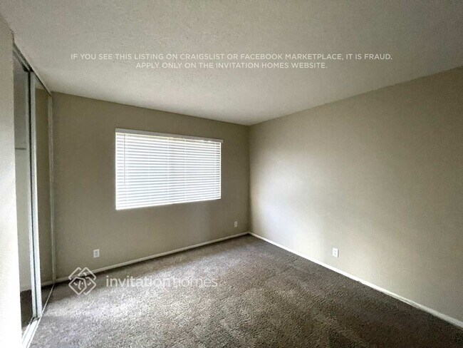 Building Photo - 301 Old River Dr