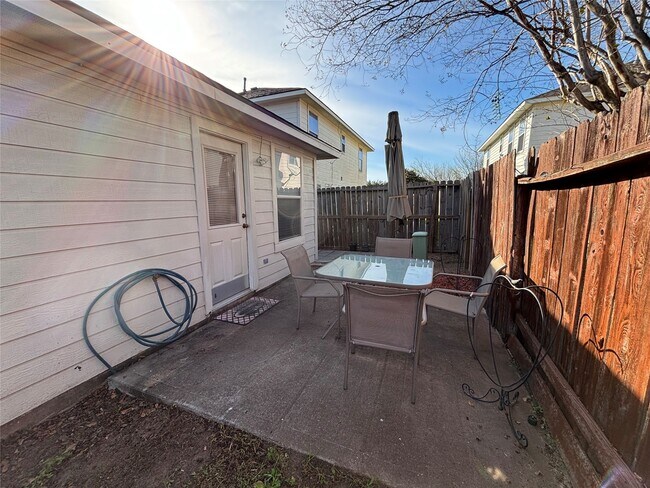 Building Photo - 6302 Ballina Meadows Ct