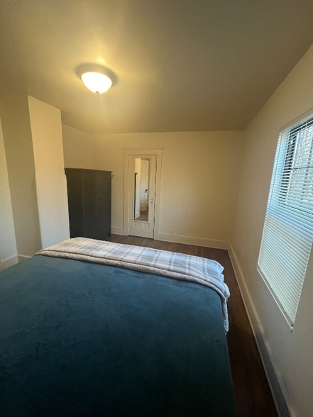 Building Photo - 1411 Portland Ave