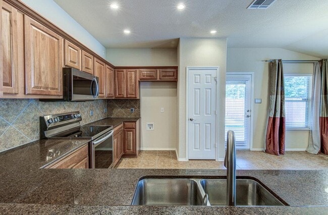 Building Photo - 307 Riverine Way