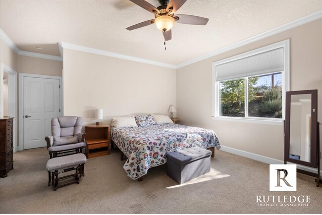 Building Photo - STUNNING 4 Bed/3.5 Bath Home in Talent!!!