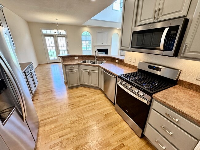 Building Photo - 3-Bedoom 1-Story Condo In Eagle Pointe! St...