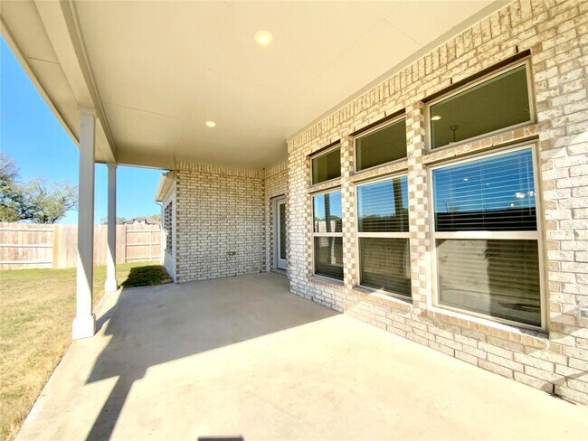 Building Photo - 247 Du Bois Ln