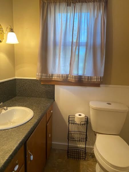 Building Photo - 352 W South St