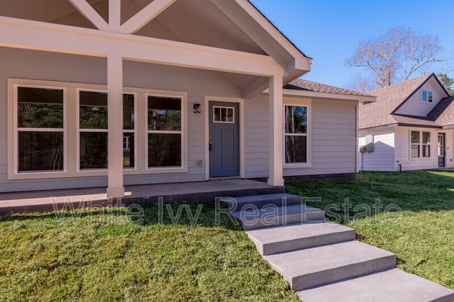 Building Photo - 49 Hickory Bend