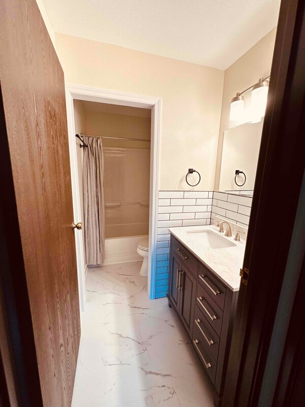 Building Photo - 3195 W Mangold Ave