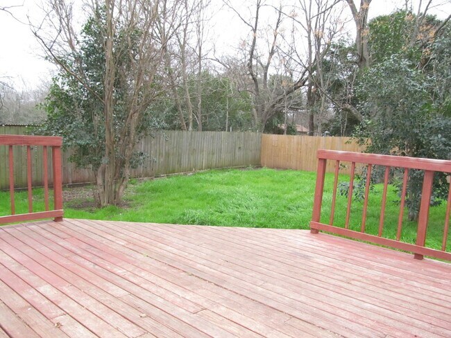 Building Photo - 3 BEDROOM CLOSE TO UMHB