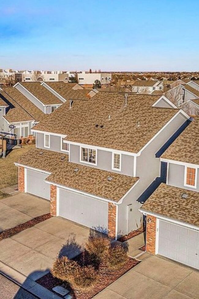 Building Photo - 4565 Lucerne Ave