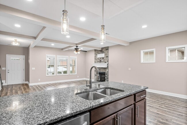 Building Photo - 1151 Eagle's View Dr