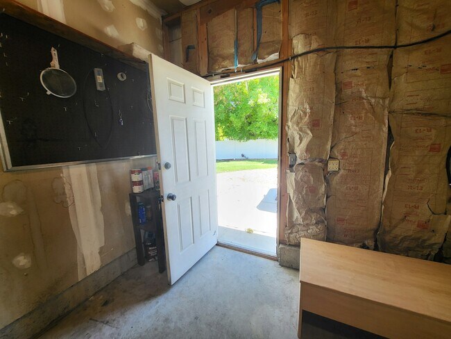Building Photo - 1409 W 8660 S