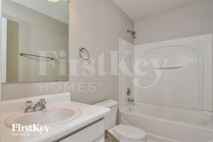 Building Photo - 3912 SE Jack Pine Ct
