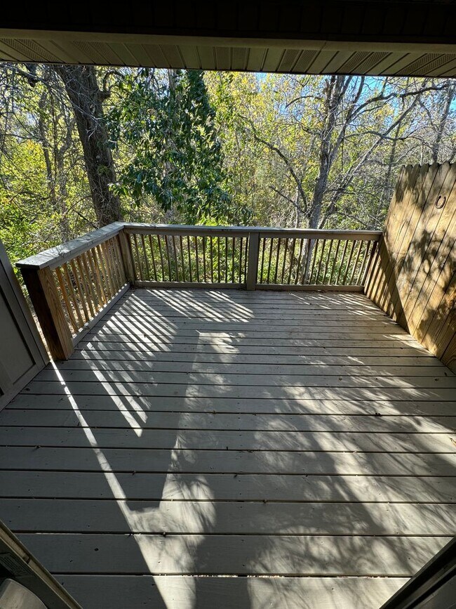 Building Photo - Beautiful 4 bedroom 3 full bathroom Townhome - Owner Special -Move in March and pay no rent until...