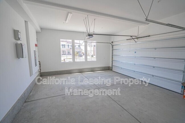 Building Photo - 24111 W Corte Escarpa