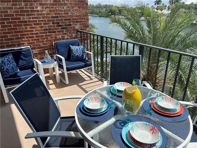 Building Photo - 1800 S Ocean Dr