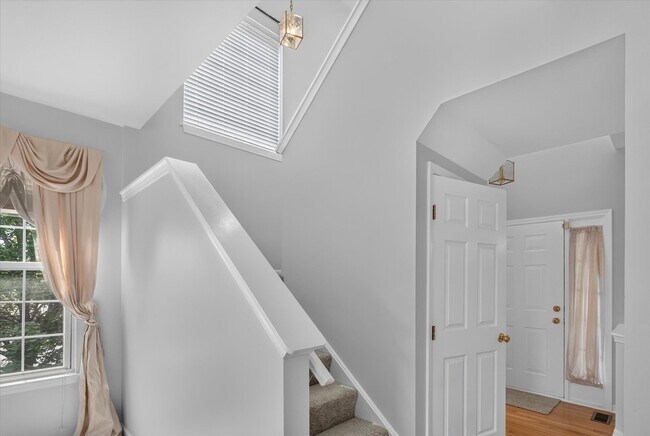 Building Photo - 533 Cherry Hill Ct