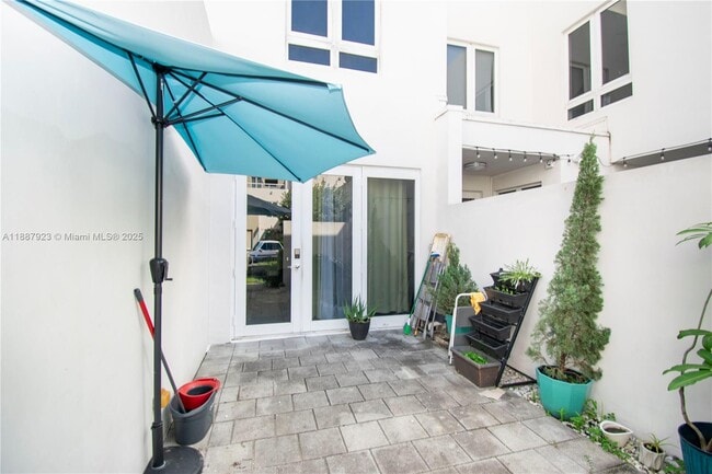 Building Photo - 6320 NW 104th Path