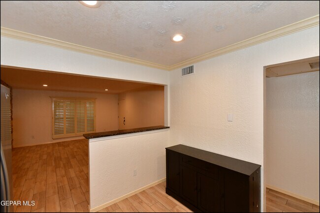 Building Photo - 4433 N Stanton St