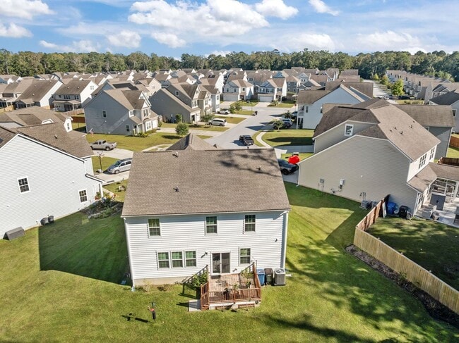 Building Photo - Beautiful Rental in Coosaw Preserve