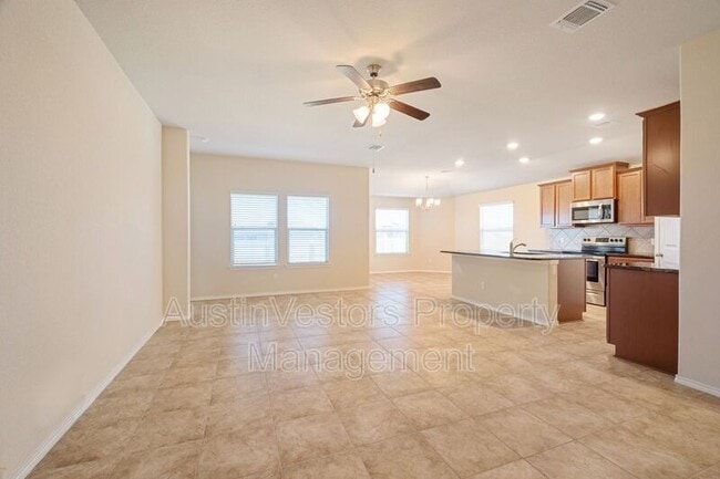 Building Photo - 129 Plata Ln