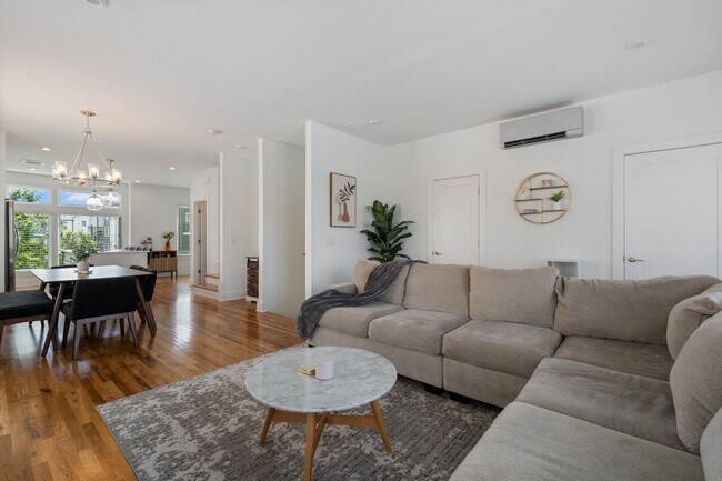 Building Photo - Sterling Point 3 Bed Home