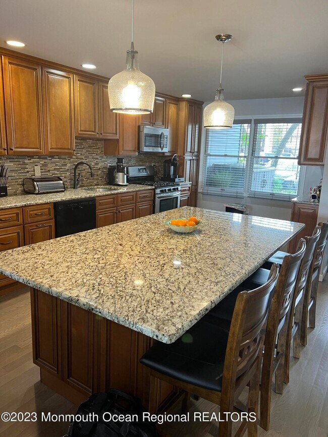 Building Photo - 85 E Water St