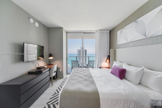 Building Photo - 4010 S Ocean Dr