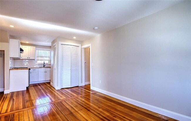 Building Photo - 45 Gordon St