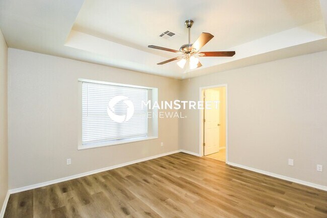 Building Photo - 3 Bedroom Pet-Friendly Home in OKLAHOMA CITY, OK with Main Street Renewal
