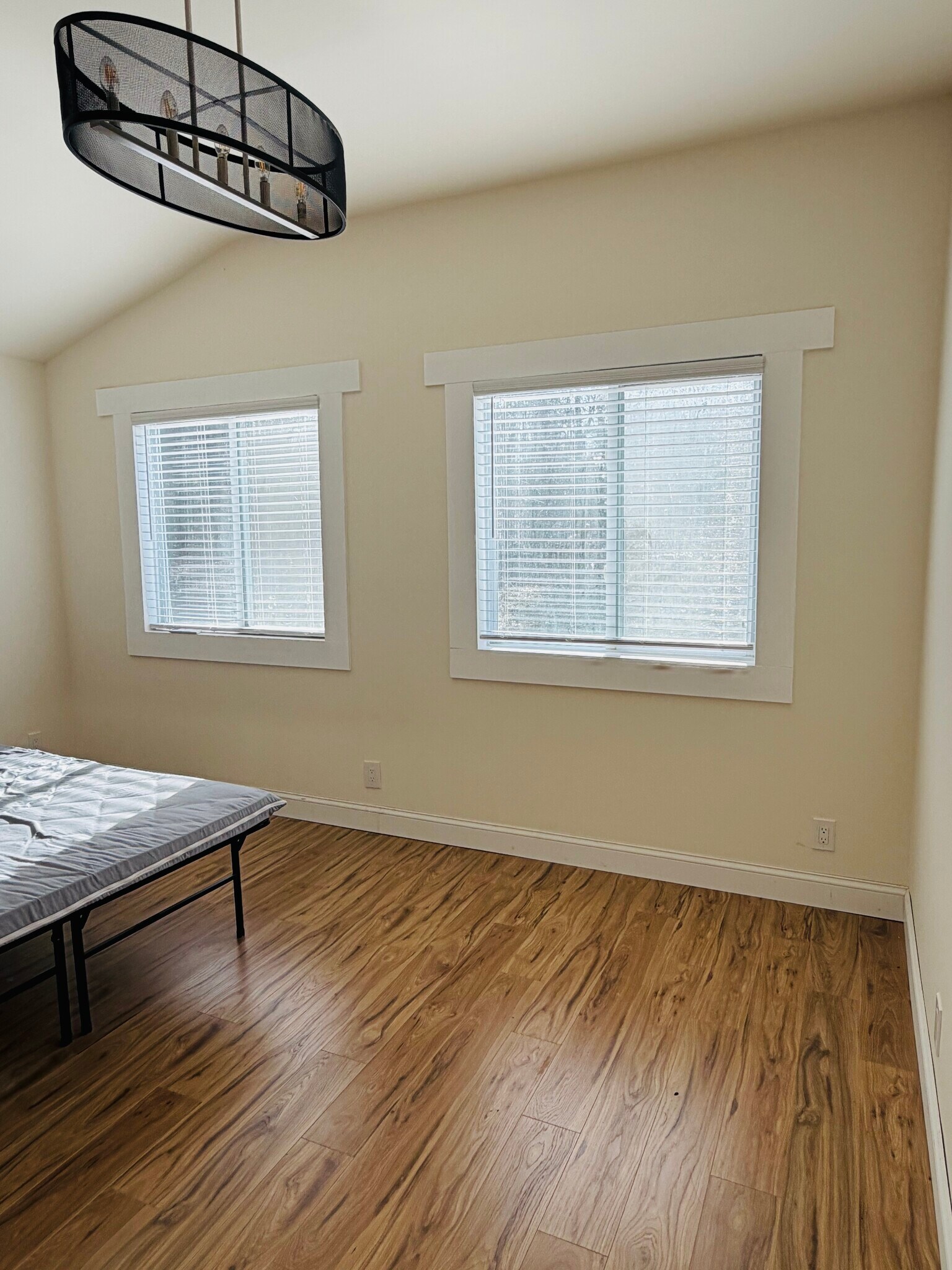 Building Photo - 515 Cow Hill Rd