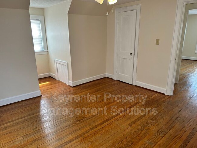 Building Photo - 129 Dupont Cir