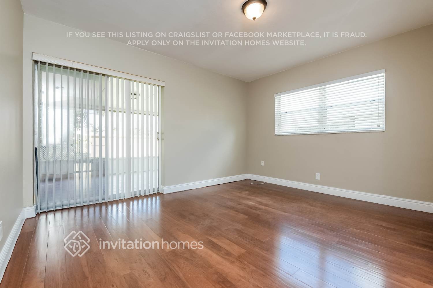 Building Photo - 206 S 57th Way